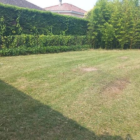 Casseneuil Maison Spacieuse Avec Un Terrain מראה חיצוני תמונה
