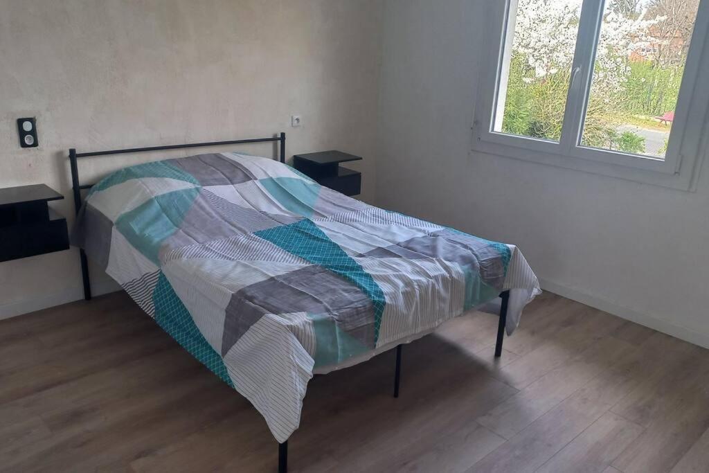 Casseneuil Maison Spacieuse Avec Un Terrain מראה חיצוני תמונה