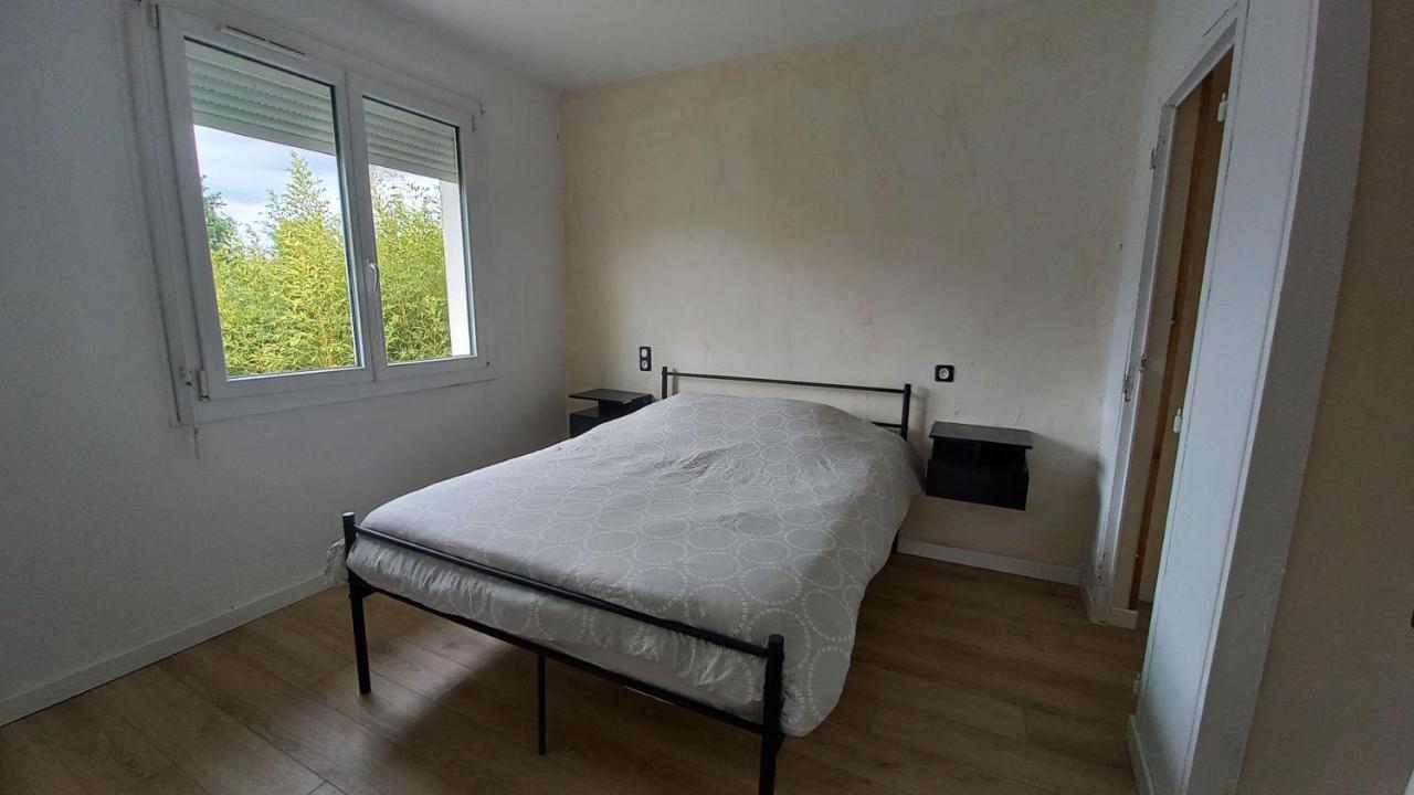 Casseneuil Maison Spacieuse Avec Un Terrain מראה חיצוני תמונה