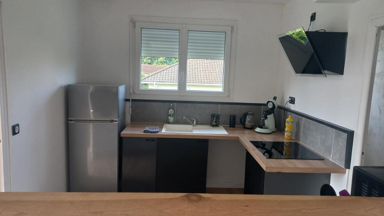 Casseneuil Maison Spacieuse Avec Un Terrain מראה חיצוני תמונה