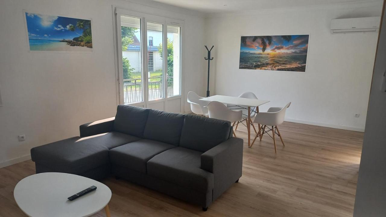 Casseneuil Maison Spacieuse Avec Un Terrain מראה חיצוני תמונה